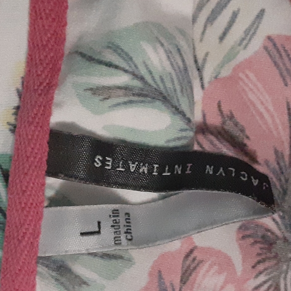 Jaclyn Intimates Top - Picture 2 of 3